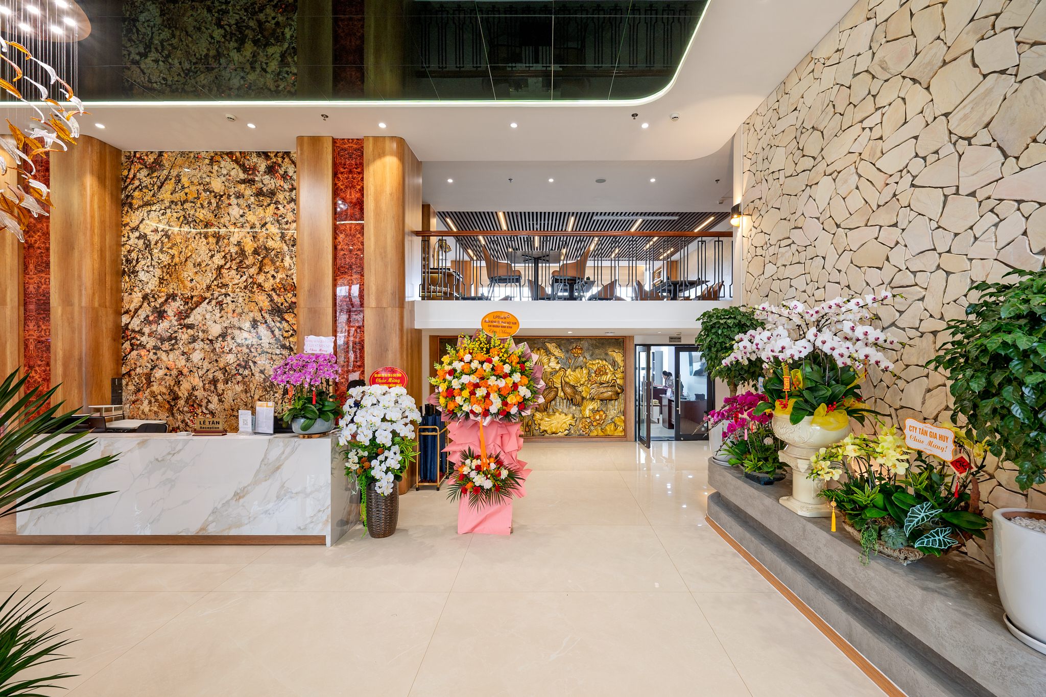 Trải nghiệm sự sang trọng tinh tế và dịch vụ đẳng cấp quốc tế